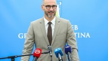 Klisović najavio posebnu rezoluciju za žene: 'To je poruka svima koji kroz molitve zazivaju "čedne žene" iz prošlog vremena'