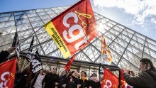 Prosvjednici protiv mirovinske reforme blokirali ulaz u muzej Louvre