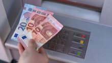 Na bankomatima uskoro novčanice od 50 i 100 eura