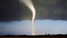 Tornado protutnjao srednjim istokom SAD-a i ubio najmanje troje ljudi