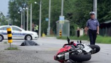 Troje poginulih u sudaru automobila i motocikla