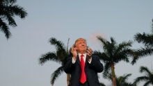Trump opet na mukama: Novi savjetnik odbio fotelju