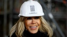 Brigitte Macron u ovakvom izdanju još niste vidjeli; nabacila kacigu i radno odijelo