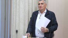 Bulj traži da se zabrani glifosat, vladajući ga napali da skuplja političke poene