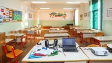 Policija zatvorila školu u Zagrebu: Učenik poslao fotografije s oružjem i mecima