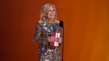 Jill Biden u razigranom outfitu krenula na krunidbu kralja Charlesa III.
