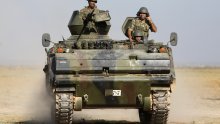 Kurdi tvrde: Turska gomila tenkove na granici sa Sirijom