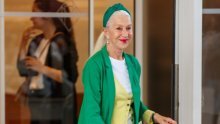 Udobne i svestrane: Helen Mirren obožava bijele tenisice, a zna i kako ih nositi