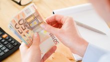 Držanje novca u banci ili gotovini sve je neisplativije – što onda napraviti s ušteđevinom?