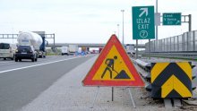 Ceste i dalje zatvorene zbog poplava i odrona, na A1 uočen pješak