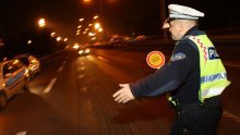 Ulovljen krijumčar migranata kroz Hrvatsku, neke je ugurao u prtljažnik auta