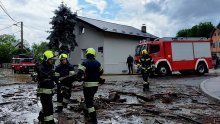 Snažno nevrijeme zahvatilo dijelove Zagreba: Bujica poplavila ulice