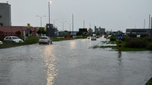 Snažno nevrijeme pogodilo Požegu, poplavljene ceste i kuće