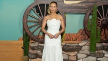 Scarlett Johansson plijenila elegancijom u haljini s hit detaljem sezone