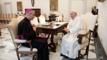 Bivši Benediktov tajnik naljutio je papu Franju: Tko je 'divni' Georg Gänswein