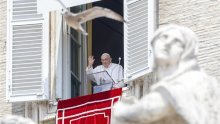 Papa Franjo preskočio čitanje govora, još ga muči disanje