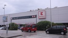 Inspektorat opozvao pet pekarskih proizvoda koje u promet stavljaju Spar i Kaufland