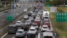Na nekim dijelovima autocesta vozi se u koloni i s povremenim zastojima