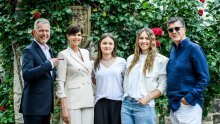 Trenutci nježnosti: Anica Kovač s kćerima postala zvijezda glazbenog spota