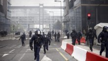 Nemiri u Francuskoj, tisuće marširaju u spomen na ubijenog tinejdžera