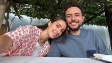 Budući jordanski kralj selfijem s lijepom princezom obilježio prvih mjesec dana braka