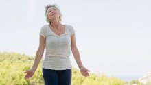 Menopauza i debljanje: Kako se riješiti masnoće na trbuhu