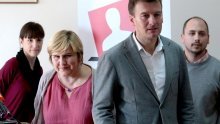 'Pacijentu nudimo antibiotik, a Josipović i SDP šećernu vodicu'