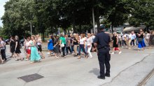 Policija objasnila zašto je izašla na prosvjed pred NSK gdje je zasjedala Vlada