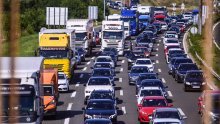 Kilometarske kolone na naplati u smjeru Zagreba