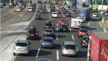 Na autocestama promet pojačan i usporen, kolona u Lučkom