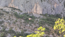 Horor na Čikoli: Troje ljudi zapelo na ziplineu, u pomoć uskočio HGSS