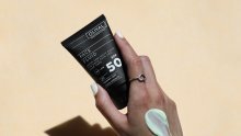 Ne tražite dalje, ovo je savršeni SPF fluid za svakodnevnu zaštitu i njegu kože lica