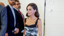 Odstupila od svog stila: Kraljica Letizia oduševila u haljini s efektnim detaljima