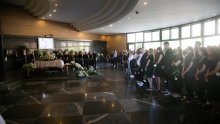 Tužni prizori s Mirogoja: Obitelj, prijatelji i poznanici oprostili se od Marka Babića