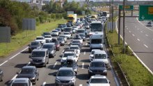 Kilometarske kolone na autocestama, granici i turističkim mjestima