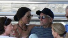 Priljubljeni jedno uz drugo: Catherine Zeta-Jones i Michael Douglas snimljeni na luksuznoj jahti