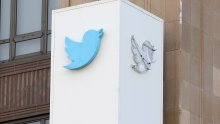 Nova čistka: Musk prodaje svjetleći logotip Twittera i druge memorabilije