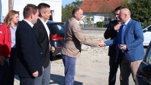 Bačić u Petrinji najavio javnu nabavu za 1.100 gradilišta i ubrzanje obnove