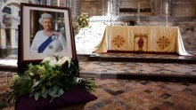 Ovako Britanci obilježavaju godišnjicu smrti najdugovječnije monarhinje
