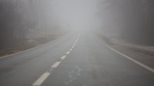 Magla otežava promet, kolnici vlažni i skliski