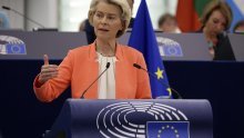 Von der Leyen o migracijama: Europa odlučuje tko može ući, a ne krijumčari