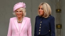 Kraljica Camilla nije baš žena od stila, no zato je Brigitte Macron modna kraljica