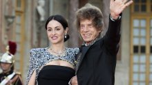 Ni naleti vjetra nisu omeli Micka Jaggera da pozira s 44 godine mlađom zaručnicom