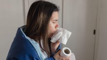 Sve više ljudi i u Hrvatskoj ima problem s kašljem, evo o čemu je vjerojatno riječ