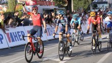 Talijan nastavio gdje je stao prošle godine; prvi favorit pao 7 km prije kraja