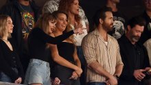 Taylor Swift više ne propušta NFL utakmice, a ovaj put je povela poznate prijatelje