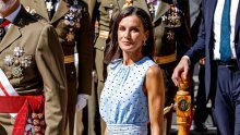 Efektna haljina koju nosi kraljica Letizia istaknula je njezin preplanuli ten