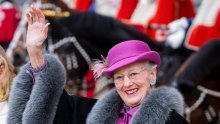 Netipična kraljica: Unucima je oduzela titule, a sebi dala još posla - i to na Netflixu