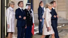Prva dama Francuske dominirala u glamuroznoj verziji omiljene haljine