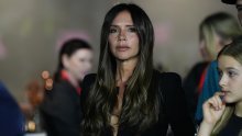 Nitko ne nosi uske hlače poput Victorije Beckham: Evo kako ih nositi na chic način